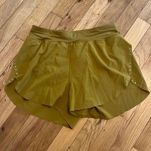 Lululemon Find Your Pace running shorts